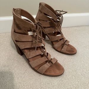 Crown Vintage size 10 Gladiator style heels